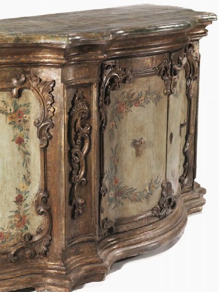 GRANDE CREDENZA, ITALIA CENTRALE, SECONDA METÀ SECOLO XVIII  - Asta Mobili, arredi e oggetti d'arte - Associazione Nazionale - Case d'Asta italiane