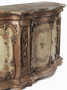 GRANDE CREDENZA, ITALIA CENTRALE, SECONDA METÀ SECOLO XVIII  - Asta Mobili, arredi e oggetti d'arte - Associazione Nazionale - Case d'Asta italiane