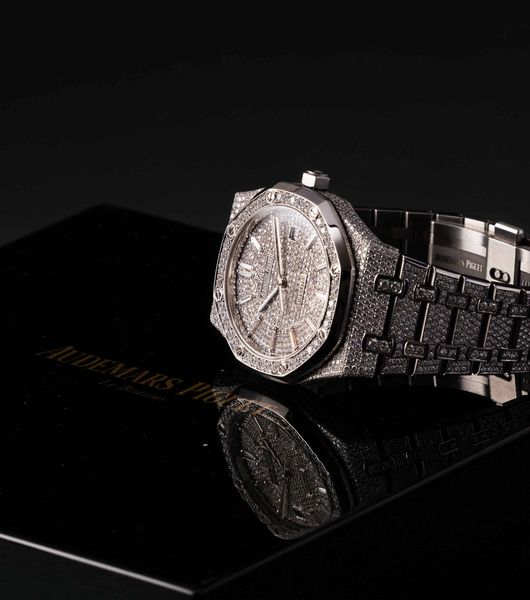 AUDEMARS PIGUET - Royal Oak 15400ST con pav di diamanti incastonati su cassa bracciale e quadrante aftermarket  - Asta Orologi da Polso e da Tasca - Associazione Nazionale - Case d'Asta italiane