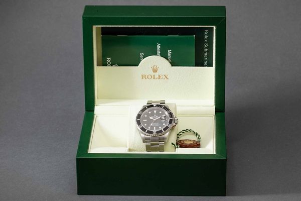 ROLEX - Submariner 16610 con cassa in acciaio, bracciale oyster chiusura fliplock accompagnato da astuccio originale  - Asta Orologi da Polso e da Tasca - Associazione Nazionale - Case d'Asta italiane