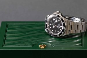 ROLEX - Submariner 16610 con cassa in acciaio, bracciale oyster chiusura fliplock accompagnato da astuccio originale  - Asta Orologi da Polso e da Tasca - Associazione Nazionale - Case d'Asta italiane