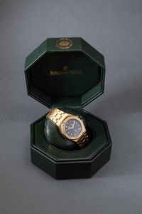 AUDEMARS PIGUET - Royal Oak Offshore oro giallo 18k con triplo calendario, movimento automatico con astuccio originale e garanzia  - Asta Orologi da Polso e da Tasca - Associazione Nazionale - Case d'Asta italiane