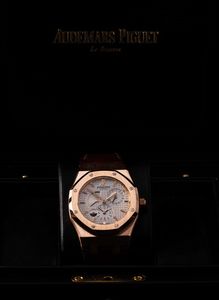 AUDEMARS PIGUET - Royal Oak Dual Time in oro rosa 18k e cinturino in pelle con quadrante bianco, movimento automatico doppio fuso orario e indicazione della riserva di carica.  - Asta Orologi da Polso e da Tasca - Associazione Nazionale - Case d'Asta italiane