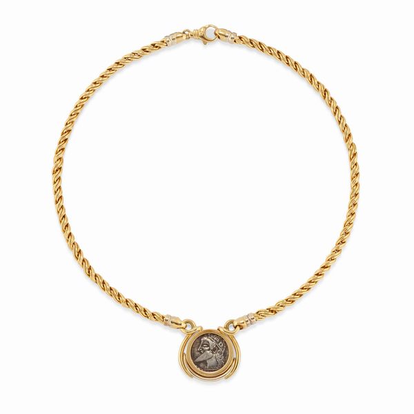 Collana in oro giallo 18K con moneta  - Asta Argenti - Associazione Nazionale - Case d'Asta italiane