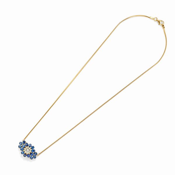 Collana in oro giallo 18K, zaffiri e diamante  - Asta Argenti - Associazione Nazionale - Case d'Asta italiane