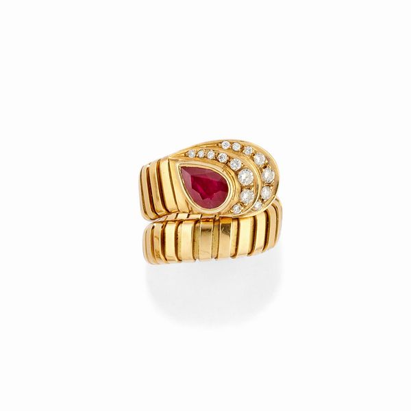 Anello in oro giallo 18K, rubino e diamanti  - Asta Argenti - Associazione Nazionale - Case d'Asta italiane