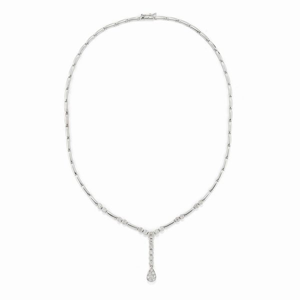 Collana in oro bianco 18k e diamanti  - Asta Argenti - Associazione Nazionale - Case d'Asta italiane