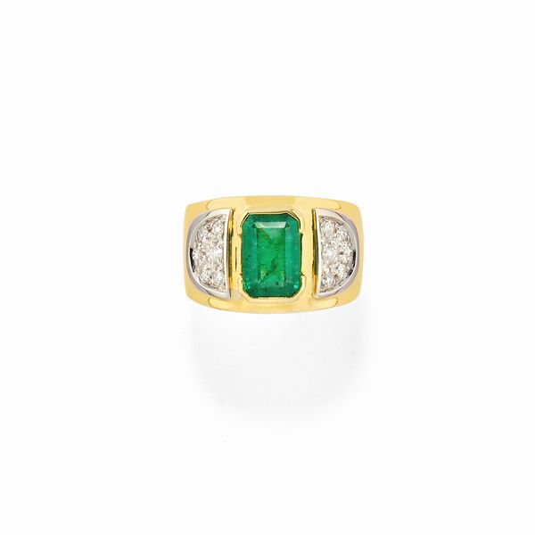 Anello in oro bicolore 18K con smeraldo e diamanti  - Asta Argenti - Associazione Nazionale - Case d'Asta italiane