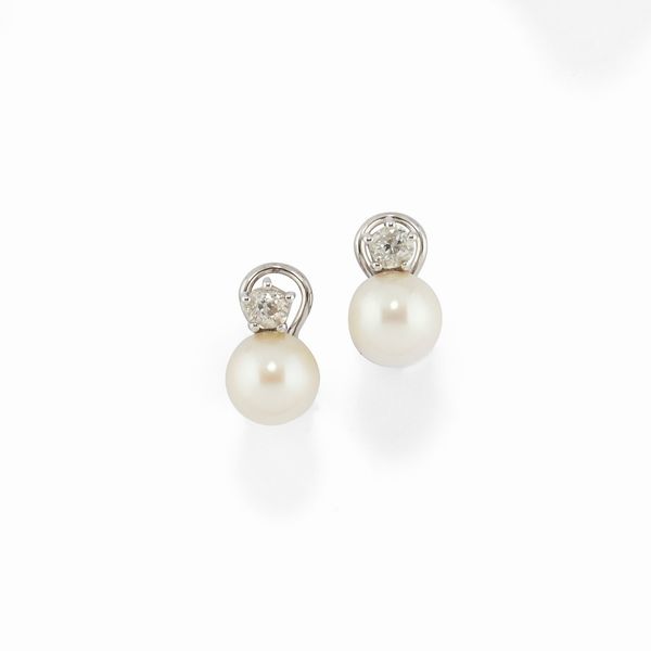 Orecchini in oro bianco 18k, diamanti e perle coltivate  - Asta Argenti - Associazione Nazionale - Case d'Asta italiane