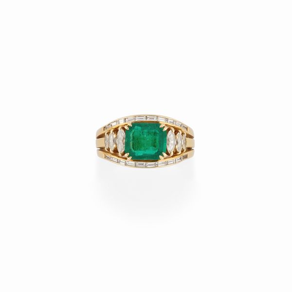 Anello in oro giallo 18K con smeraldo e diamanti  - Asta Argenti - Associazione Nazionale - Case d'Asta italiane