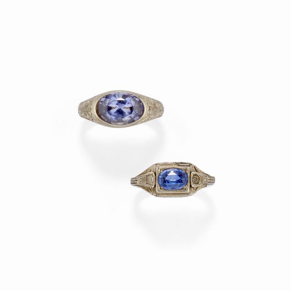 Due anelli in platino, pietre sintetiche blu e incolori, 1930 circa  - Asta Argenti - Associazione Nazionale - Case d'Asta italiane
