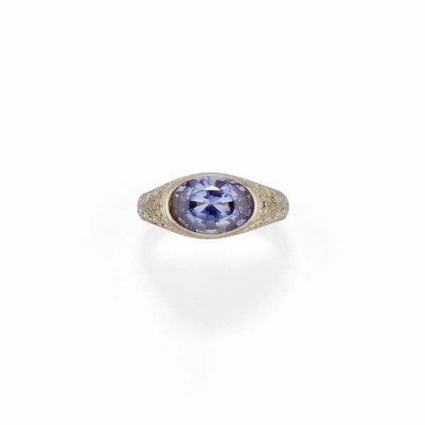 Due anelli in platino, pietre sintetiche blu e incolori, 1930 circa  - Asta Argenti - Associazione Nazionale - Case d'Asta italiane