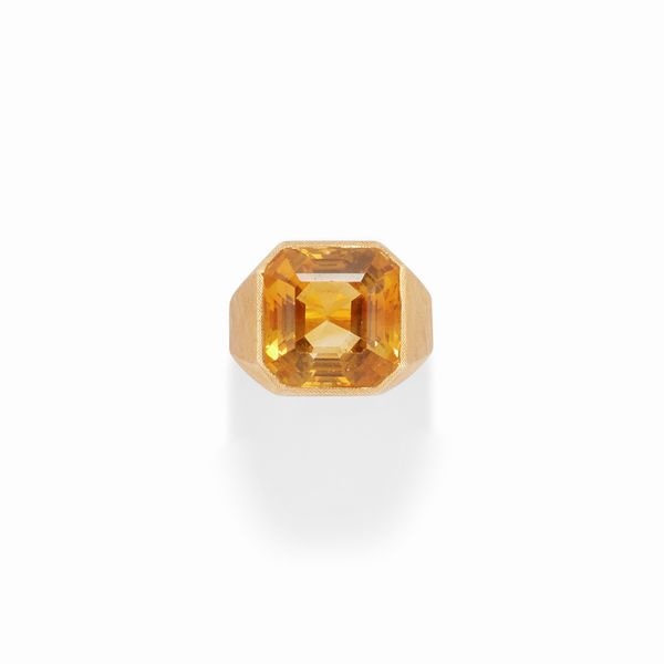 Anello in oro giallo 18K con quarzo citrino  - Asta Gioielli - Associazione Nazionale - Case d'Asta italiane