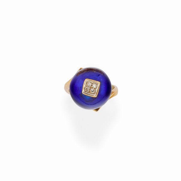 Anello in oro giallo 18k, smalto blu e diamanti  - Asta Gioielli - Associazione Nazionale - Case d'Asta italiane