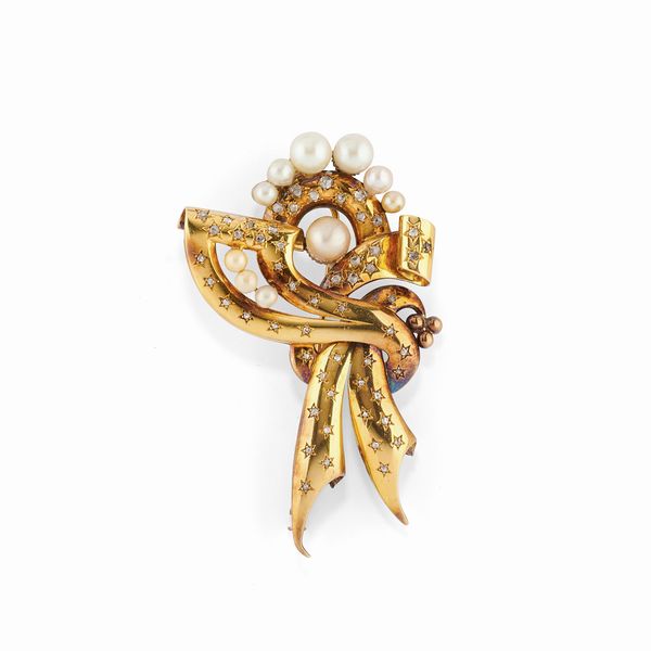 Spilla in oro giallo 18K, perle e diamanti, 1950 circa  - Asta Gioielli - Associazione Nazionale - Case d'Asta italiane