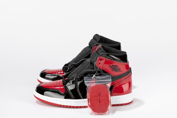 ,NIKE : Jordan 1 Retro High OG Patent Bred  - Taglia US 5 EUR 37.5  - Asta Sneakerhead: la prima asta di sneakers in Italia - Associazione Nazionale - Case d'Asta italiane