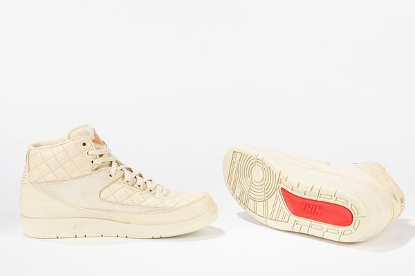 ,NIKE : Jordan 2 Retro Just Don Beach Special Box with Leather Cap and gold Wing Ping - Taglia US 12 EUR 46  - Asta Sneakerhead: la prima asta di sneakers in Italia - Associazione Nazionale - Case d'Asta italiane