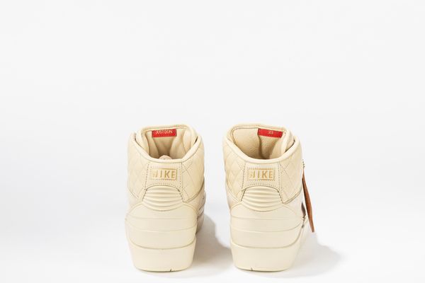 ,NIKE : Jordan 2 Retro Just Don Beach Special Box with Leather Cap and gold Wing Ping - Taglia US 12 EUR 46  - Asta Sneakerhead: la prima asta di sneakers in Italia - Associazione Nazionale - Case d'Asta italiane