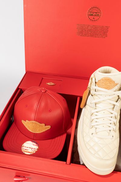 ,NIKE : Jordan 2 Retro Just Don Beach Special Box with Leather Cap and gold Wing Ping - Taglia US 12 EUR 46  - Asta Sneakerhead: la prima asta di sneakers in Italia - Associazione Nazionale - Case d'Asta italiane