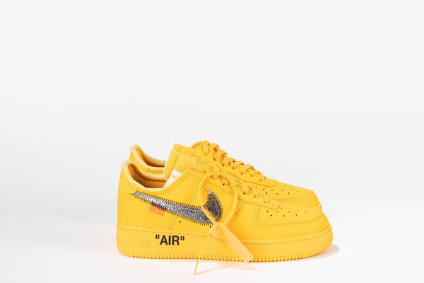 ,NIKE : Air Force 1 Low Off-White University Gold Metallic Silver - Taglia US 7 EUR 40  - Asta Sneakerhead: la prima asta di sneakers in Italia - Associazione Nazionale - Case d'Asta italiane