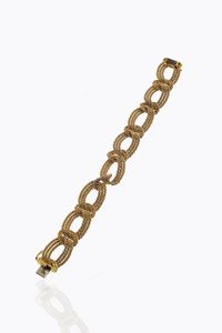 BRACCIALE - Peso gr 48 2 Lunghezza cm 19 in oro rosa  composto da anelli ovalizzati lavorati  a maglia a corda