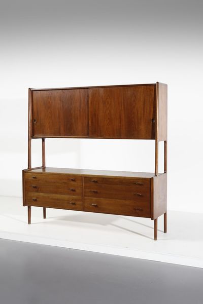 WEGNER HANS JORGEN (1914 - 2007) : Mobile con alzata da soggiorno RY24 per RY Mobbler  - Asta Asta 364 | DESIGN E ARTI DECORATIVE DEL NOVECENTO - DESIGN (Online) Online - Associazione Nazionale - Case d'Asta italiane