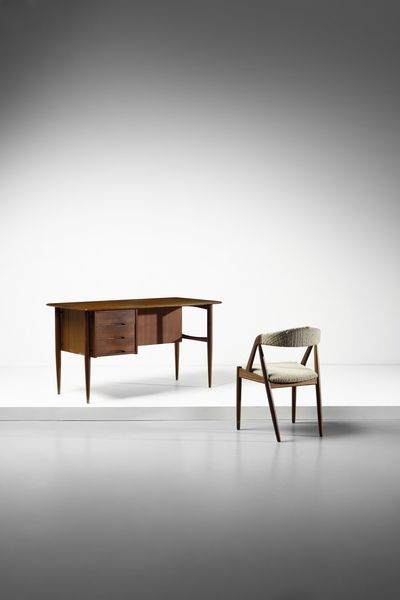 VODDER ARNE  (1926 - 2009) : Scrittoio con poltroncina  - Asta Asta 364 | DESIGN E ARTI DECORATIVE DEL NOVECENTO - DESIGN (Online) Online - Associazione Nazionale - Case d'Asta italiane