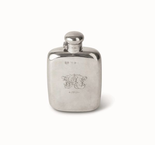 Fiaschetta da whisky. Argento sterling fuso, sbalzato e cesellato. Marchio della citt di Birmingham per l'anno 1906, argentiere Mappin & Webb  - Asta Argenti antichi  - Associazione Nazionale - Case d'Asta italiane