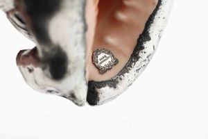 Quattro conchiglie rivestite in argento. Argenteria artistica del XX-XXI secolo. Firma Mario Buccellati su etichetta a scudo in argento  - Asta Argenti del XX secolo - Associazione Nazionale - Case d'Asta italiane