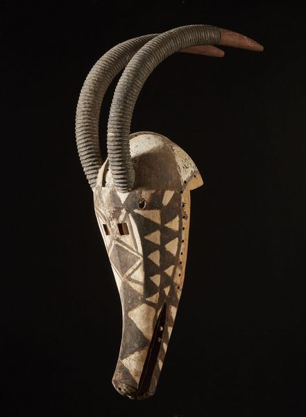 Bobo - Burkina Faso : Maschera antilope Nyanga.Legno duro a patina naturale, pigmenti.Piccoli difetti un restauro e  segni d'uso.  - Asta Asta 365 | ARTE AFRICANA, OCEANICA E DELLE AMERICHE - ARTE AFRICANA Tradizionale - Associazione Nazionale - Case d'Asta italiane