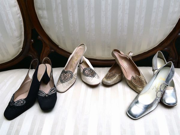 Lotto di scarpe vintage in pelle e tessuto  - Asta House Sale: La casa fiorentina di un collezionista - Associazione Nazionale - Case d'Asta italiane