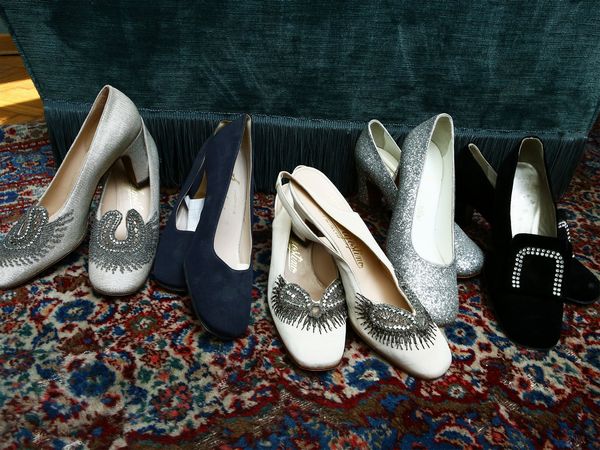 Lotto di scarpe vintage in pelle, seta e velluto  - Asta House Sale: La casa fiorentina di un collezionista - Associazione Nazionale - Case d'Asta italiane