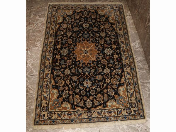 Piccolo tappeto persiano  - Asta House Sale: La casa fiorentina di un collezionista - Associazione Nazionale - Case d'Asta italiane