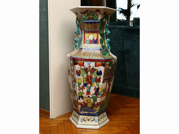 Coppia di grandi vasi in porcellana  - Asta House Sale: La casa fiorentina di un collezionista - Associazione Nazionale - Case d'Asta italiane