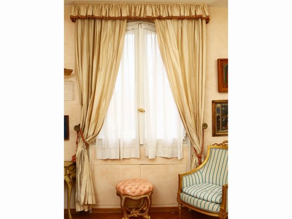 Coppia di tende e accessori  - Asta House Sale: La casa fiorentina di un collezionista - Associazione Nazionale - Case d'Asta italiane