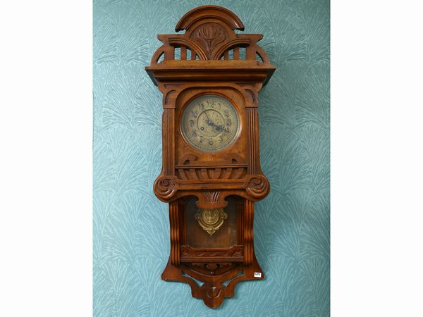 Orologio a pendolo da parete in legno tenero  - Asta House Sale: La casa fiorentina di un collezionista - Associazione Nazionale - Case d'Asta italiane