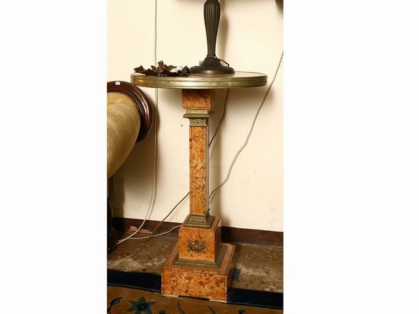 Tavolino rotondo in marmo rosa di Verona  - Asta House Sale: La casa fiorentina di un collezionista - Associazione Nazionale - Case d'Asta italiane