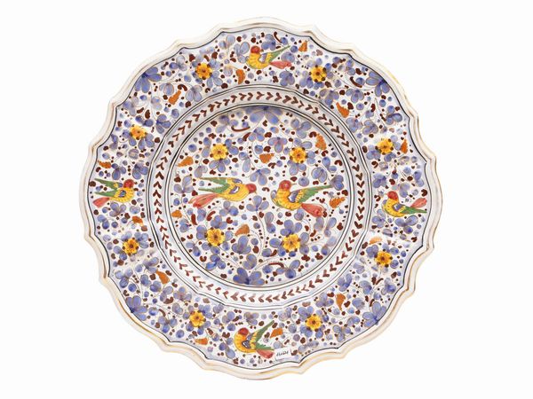 Grande piatto da parata in ceramica smaltata Deruta  - Asta L'Arte di Arredare - Associazione Nazionale - Case d'Asta italiane