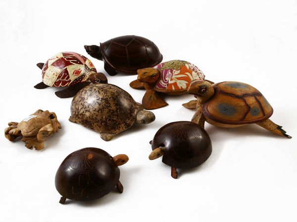 Collezione di tartarughe in legno  - Asta L'Arte di Arredare - Associazione Nazionale - Case d'Asta italiane
