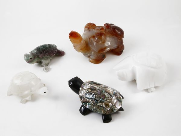 Collezione di tartarughe in pietra dura  - Asta L'Arte di Arredare - Associazione Nazionale - Case d'Asta italiane