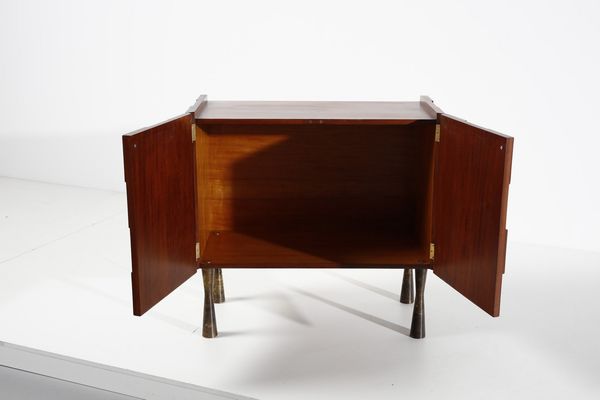 EVANS PAUL (1931 - 1987) : nello stile di. Mobiletto da soggiorno  - Asta Asta 371 | DESIGN E ARTI DECORATIVE DEL NOVECENTO Online - Associazione Nazionale - Case d'Asta italiane