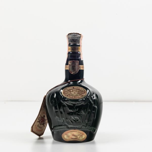 Chivas Brothers, Chivas Regal Royal Salute Blended Scotch Whisky 21 years old  - Asta Spirito del tempo  - Associazione Nazionale - Case d'Asta italiane