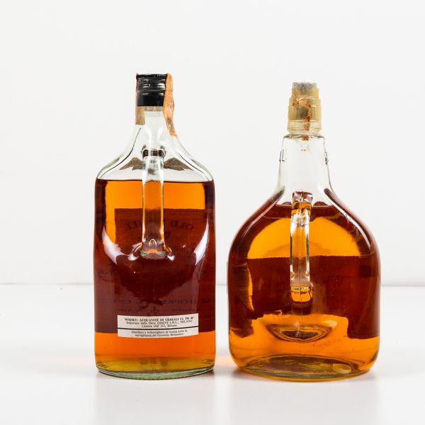 John Hopkins, Old Mull Fine Scotch Whisky<BR>Dewar's, White Label Finest Scotch Whisky  - Asta Spirito del tempo  - Associazione Nazionale - Case d'Asta italiane