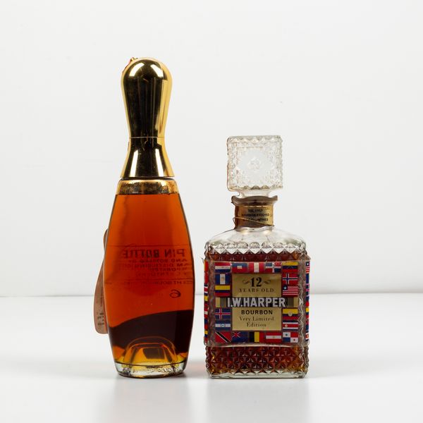 I.W. Harper, Bourbon Whiskey 12 years old<BR>James Beam, Kentucky Straight Bourbon Whisky 6 years old  - Asta Spirito del tempo  - Associazione Nazionale - Case d'Asta italiane