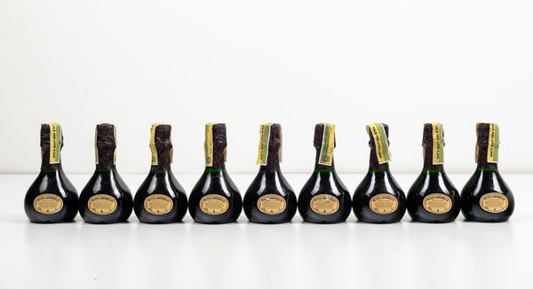 Moet et Chandon, Petit Liquorelle  - Asta Spirito del tempo  - Associazione Nazionale - Case d'Asta italiane