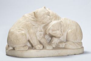 Scultura in marmo di Carrara raffigurante cagnolini e gattini, secolo XIX  - Asta Incanti d'Arte - Associazione Nazionale - Case d'Asta italiane