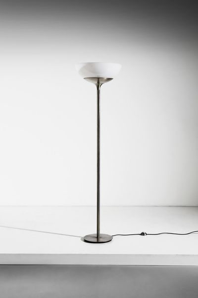 GISMONDI SCHWEINBERGER EMMA : Lampada da terra Aminta per Artemide  - Asta Asta 374 | DESIGN E ARTI DECORATIVE DEL NOVECENTO Virtuale - Associazione Nazionale - Case d'Asta italiane