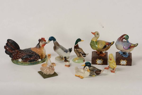 Gruppo di figurine con animali da cortile, XX secolo  - Asta Maioliche, Porcellane e Vetri - Associazione Nazionale - Case d'Asta italiane