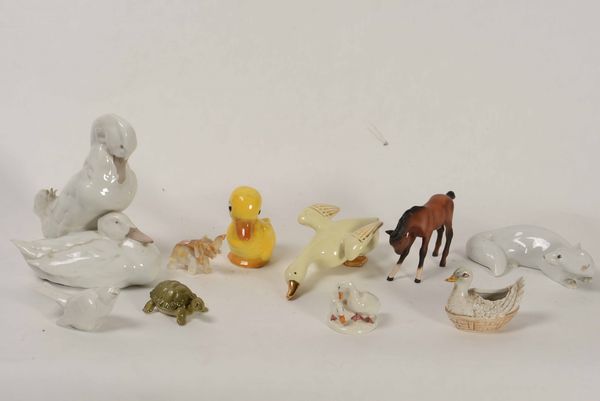 Gruppo di figurine con animali da cortile, XX secolo  - Asta Maioliche, Porcellane e Vetri - Associazione Nazionale - Case d'Asta italiane