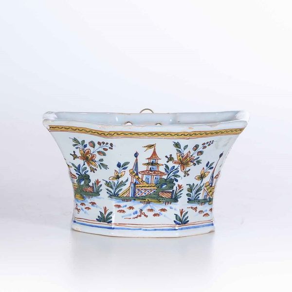 Fioriera <BR>Francia, Rouen, 1740 circa<BR><BR><BR>  - Asta Bacili da barbiere, bacinelle e fioriere in maiolica francese da collezione - Associazione Nazionale - Case d'Asta italiane